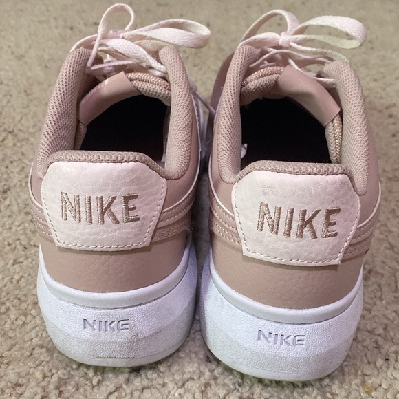 Pink Nike’s - Picture 3 of 6